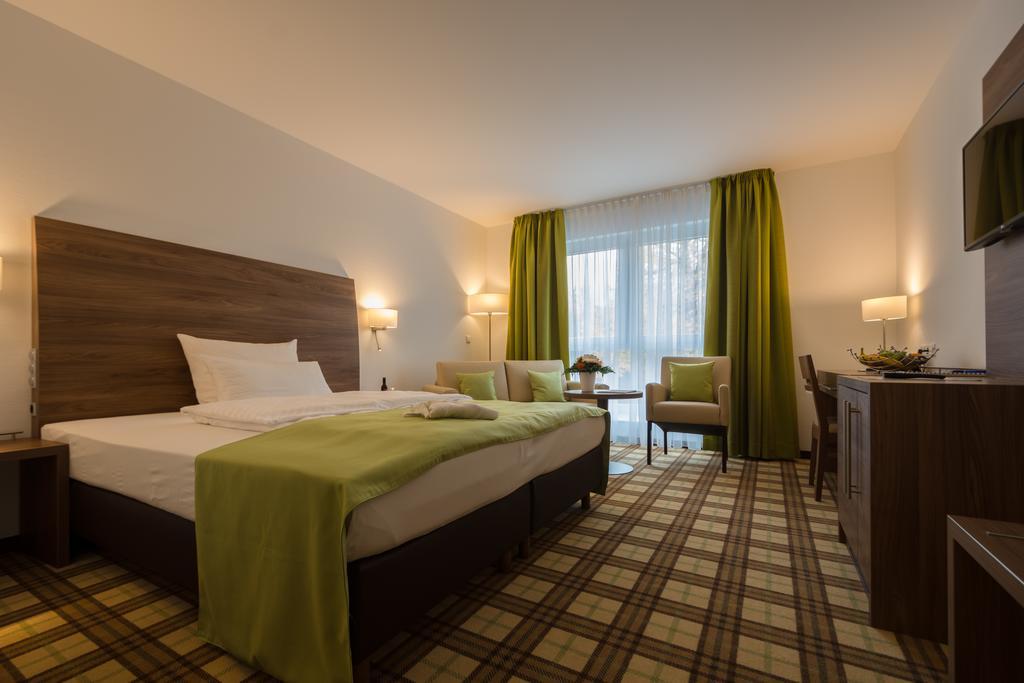 Hotel Fortuna Schwaebisch Gmuend Exterior photo